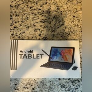 Android tablet Comes with stylus pen and keyboard brand new